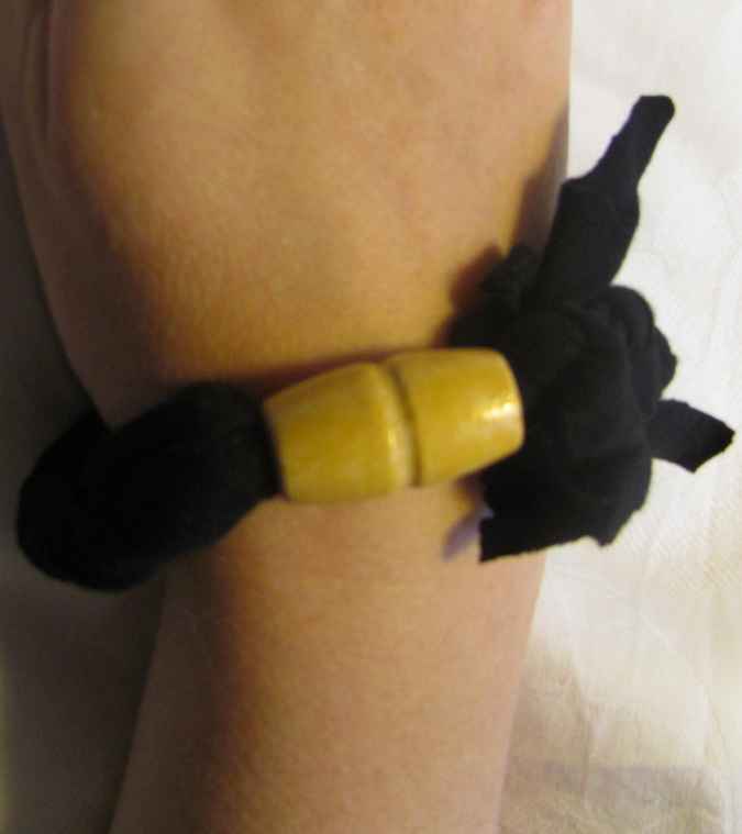 large image of art item: accessory &ndash; bracelet black bead yellow