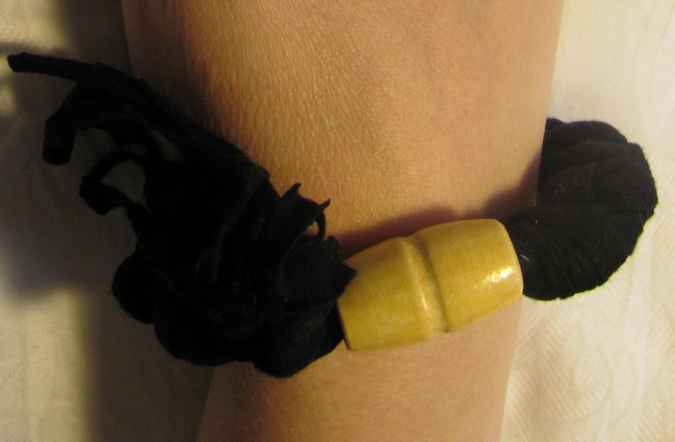 large image of art item: accessory &ndash; bracelet black bead yellow