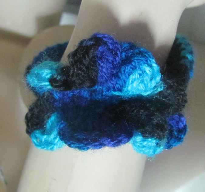 large image of art item: accessory &ndash; bracelet black blue