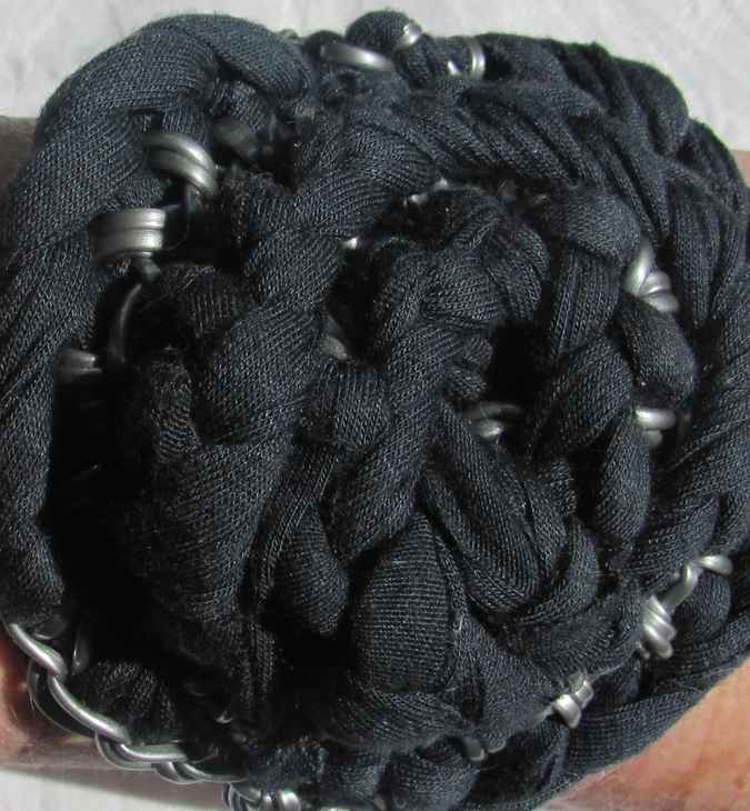 large image of art item: accessory &ndash; bracelet black knot