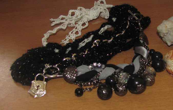 large image of art item: accessory &ndash; bracelet black with beads