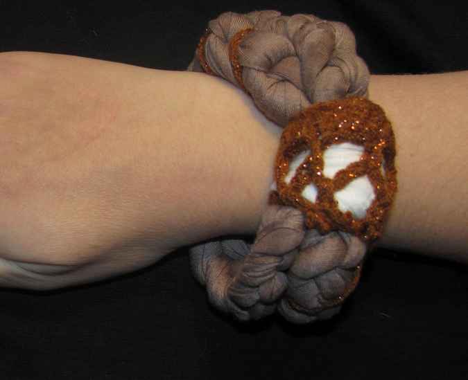 large image of art item: accessory &ndash; bracelet brown gold