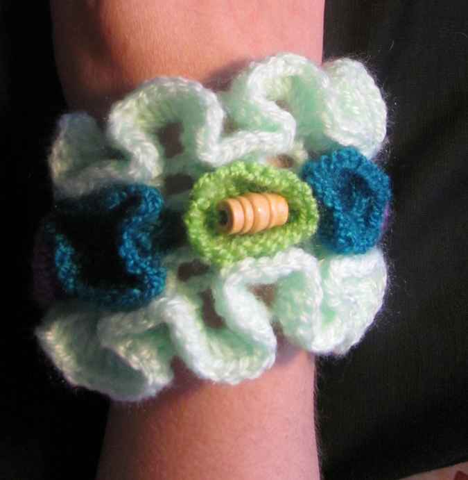 large image of art item: accessory &ndash; bracelet cyan blue green button yellow