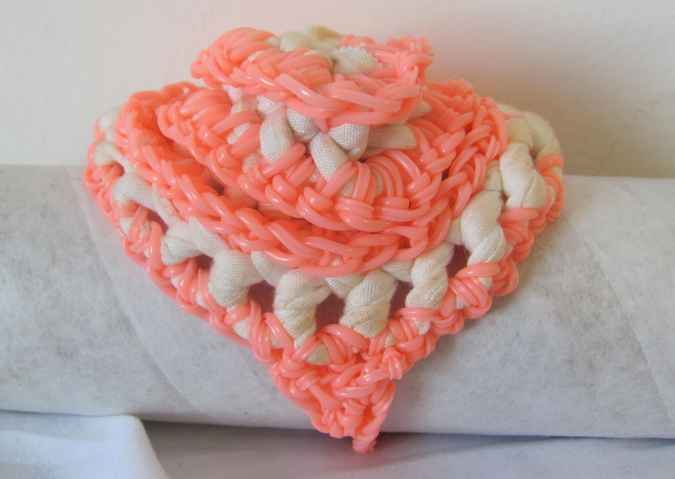 large image of art item: accessory &ndash; bracelet peach white