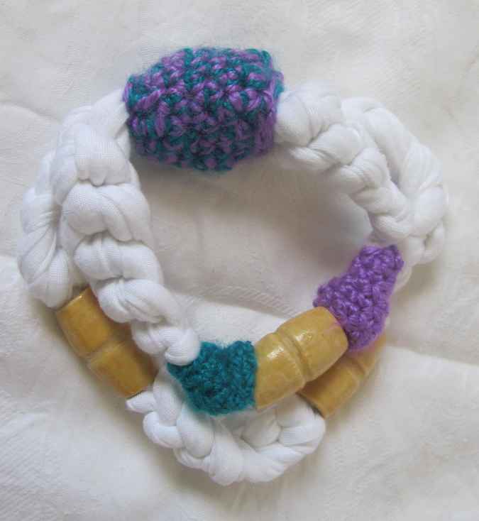large image of art item: accessory &ndash; bracelet white purple
