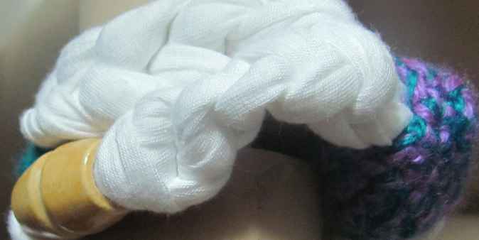 large image of art item: accessory &ndash; bracelet white purple