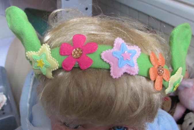 large image of art item: accessory &ndash; head decoration green flowers