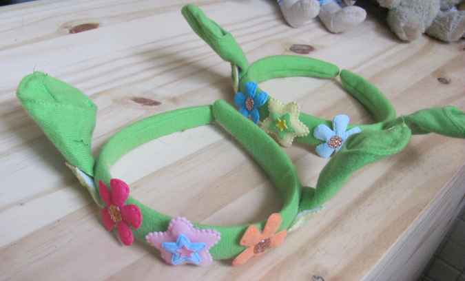 large image of art item: accessory &ndash; head decoration green flowers