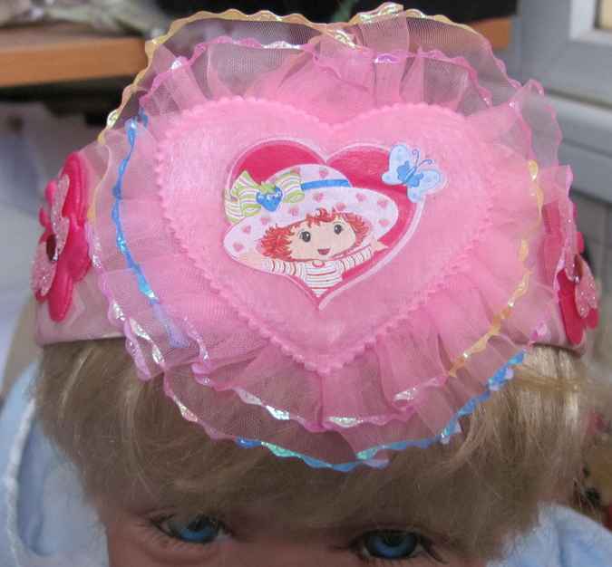 large image of art item: accessory &ndash; head decoration pink lace