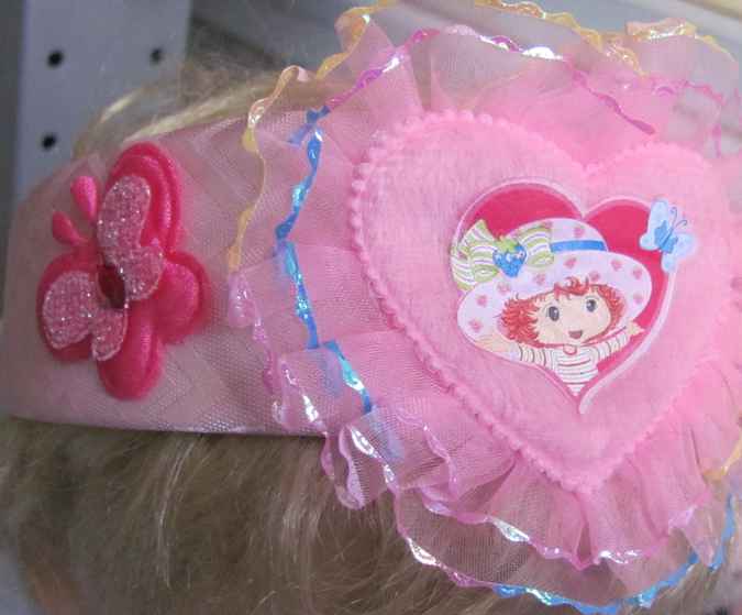 large image of art item: accessory &ndash; head decoration pink lace