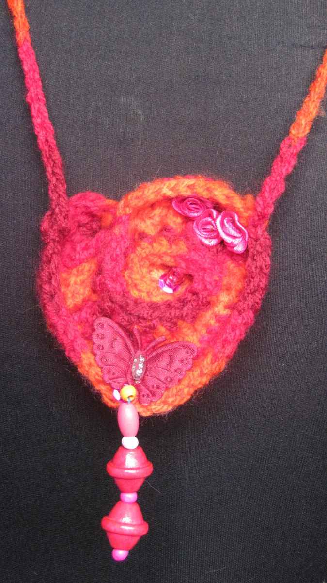 large image of art item: accessory &ndash; heart red