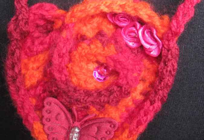 large image of art item: accessory &ndash; heart red