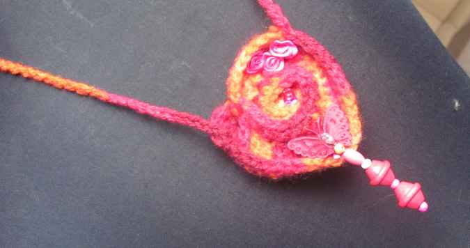 large image of art item: accessory &ndash; heart red