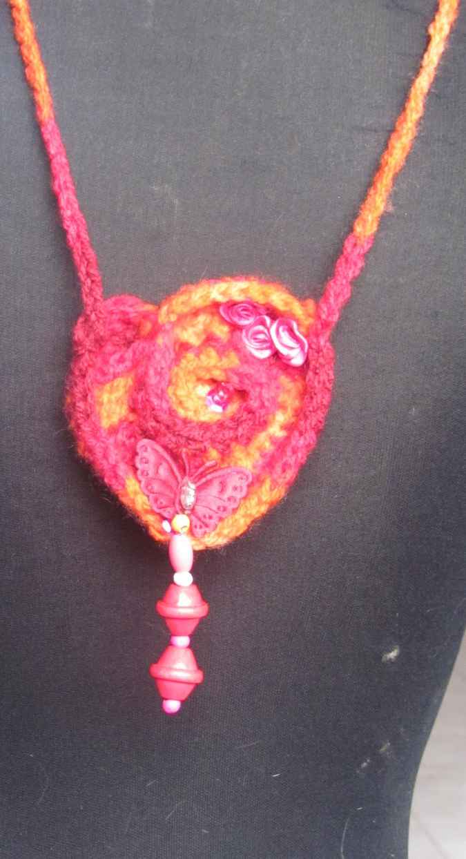 large image of art item: accessory &ndash; heart red