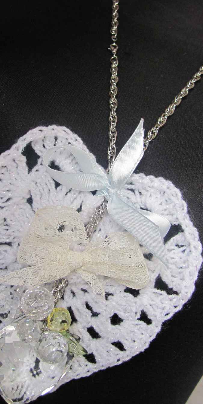 large image of art item: accessory &ndash; heart white