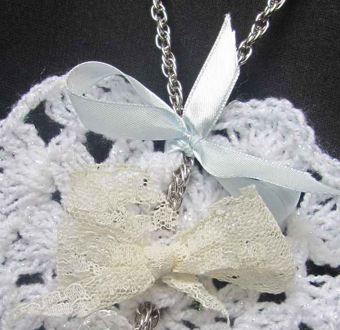 large image of art item: accessory &ndash; heart white