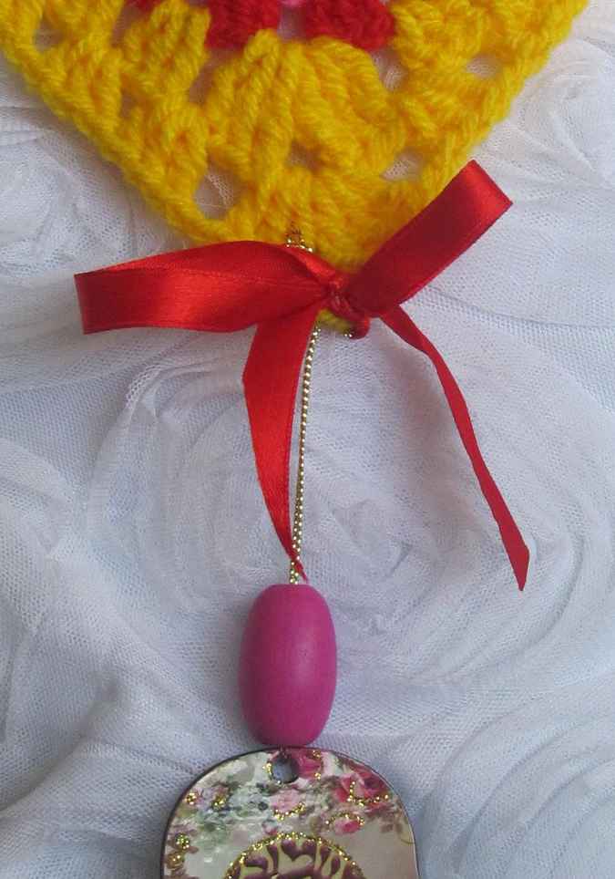 large image of art item: accessory &ndash; heart yellow hamsa