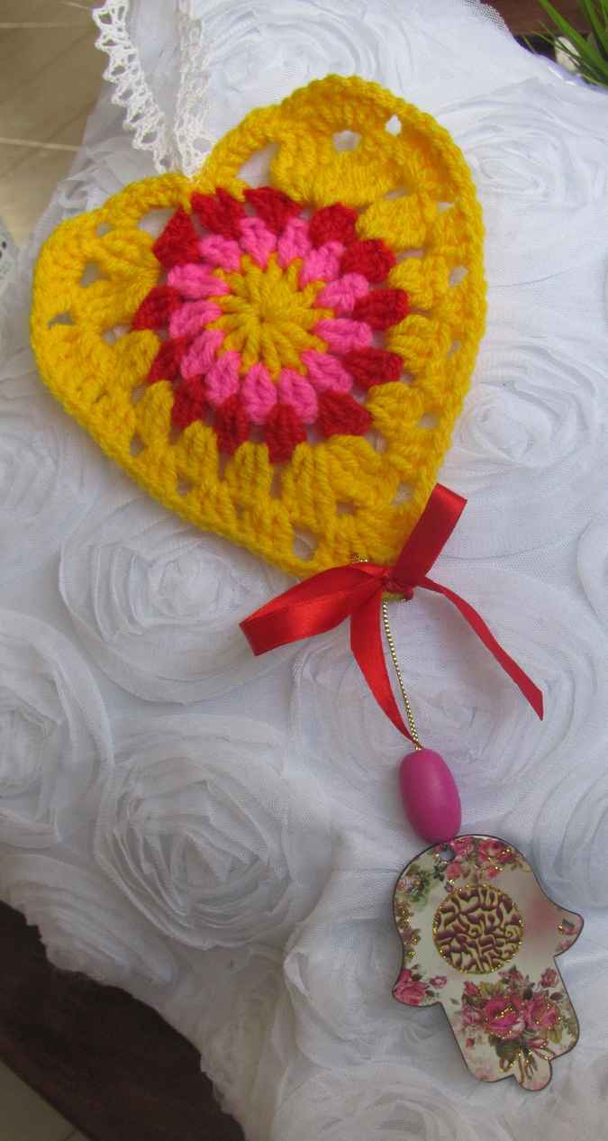 large image of art item: accessory &ndash; heart yellow hamsa