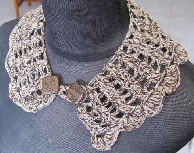 large image of art item: accessory &ndash; necklace brown buttons golden