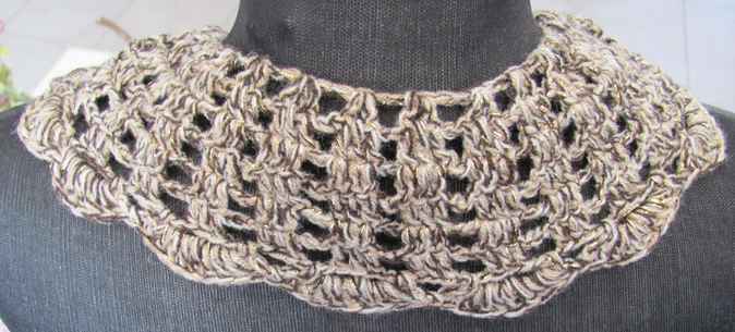 large image of art item: accessory &ndash; necklace brown buttons golden