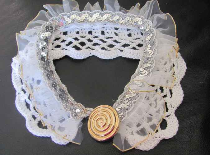 large image of art item: accessory &ndash; necklace lace button golden