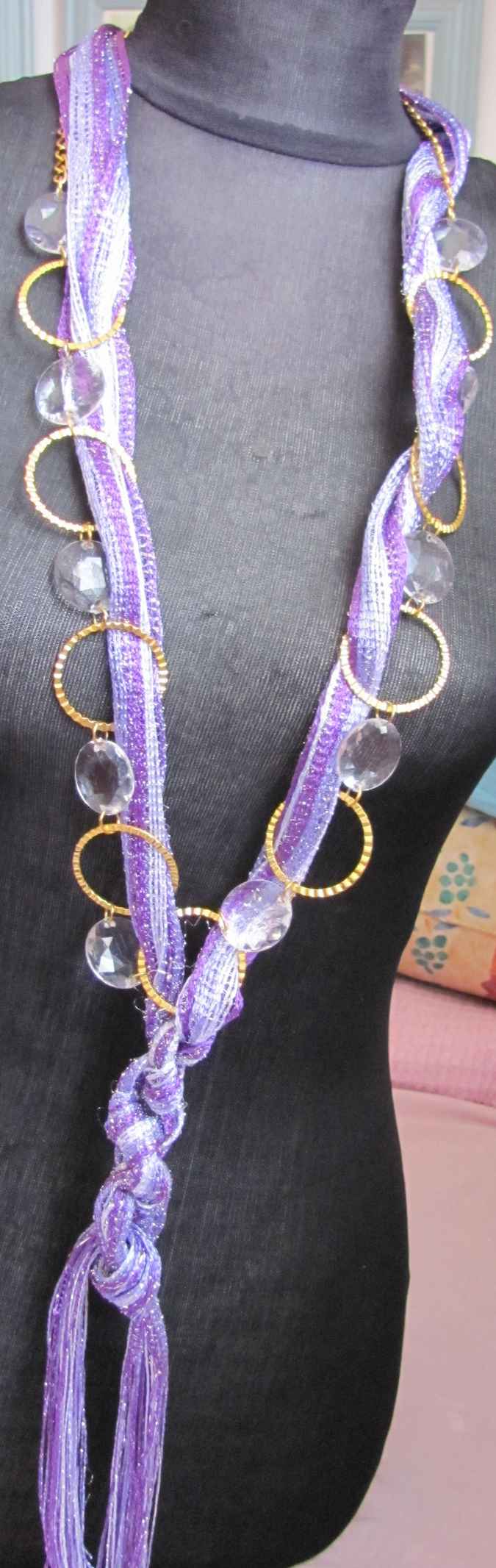 large image of art item: accessory &ndash; necklace rings golden diamonds