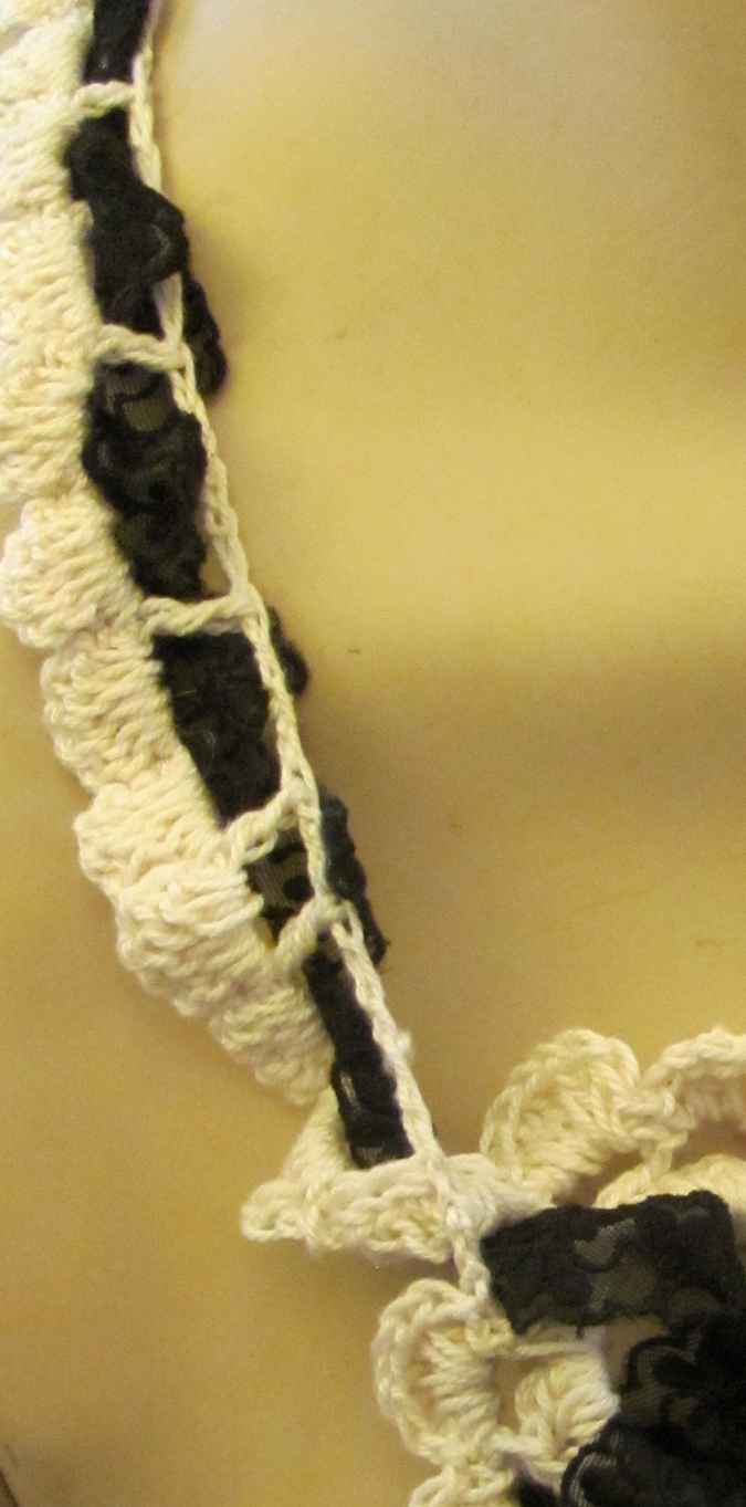 large image of art item: accessory &ndash; necklace white black crochet flower bead