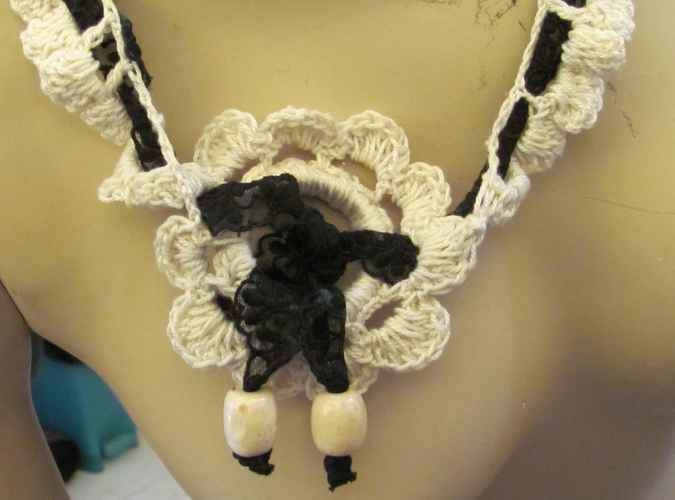 large image of art item: accessory &ndash; necklace white black crochet flower bead