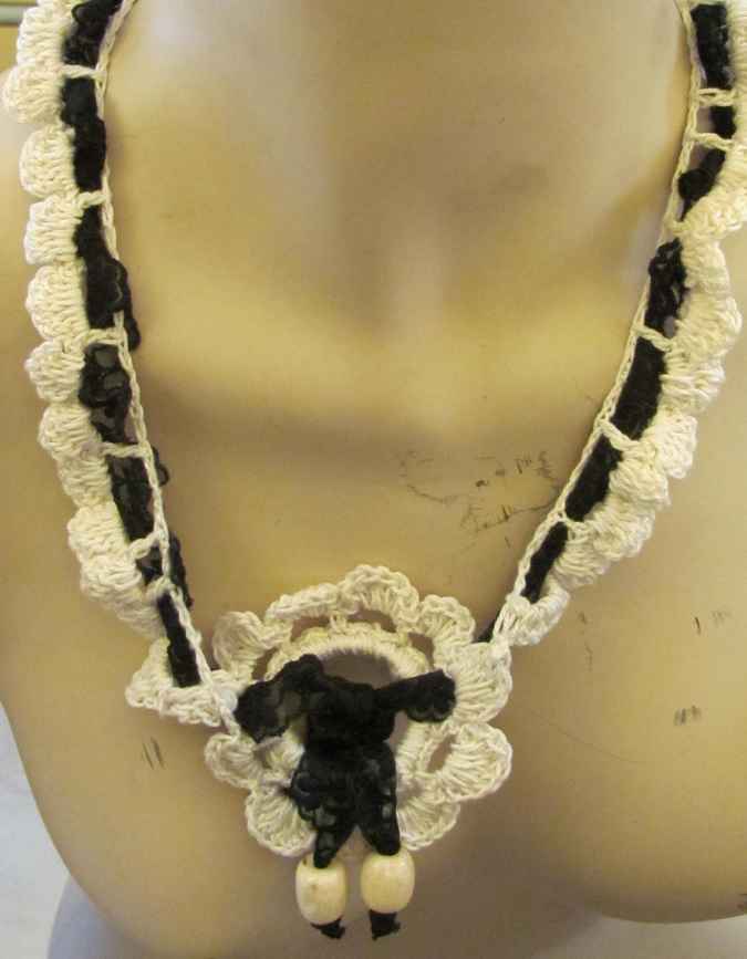large image of art item: accessory &ndash; necklace white black crochet flower bead