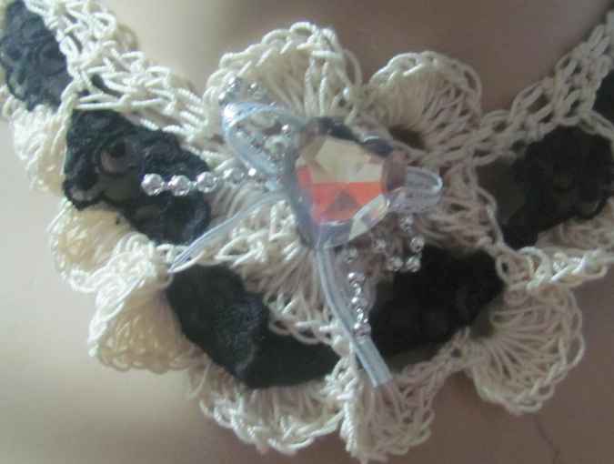 large image of art item: accessory &ndash; necklace black white crochet flower crystal