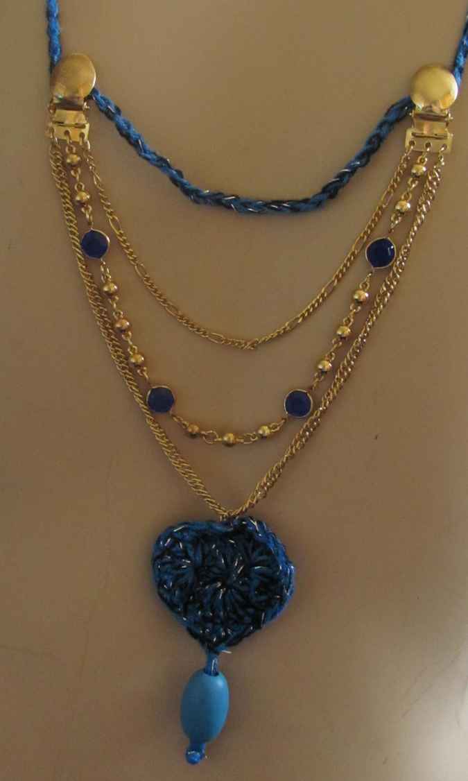 large image of art item: accessory &ndash; necklace goldchain blue heart bead