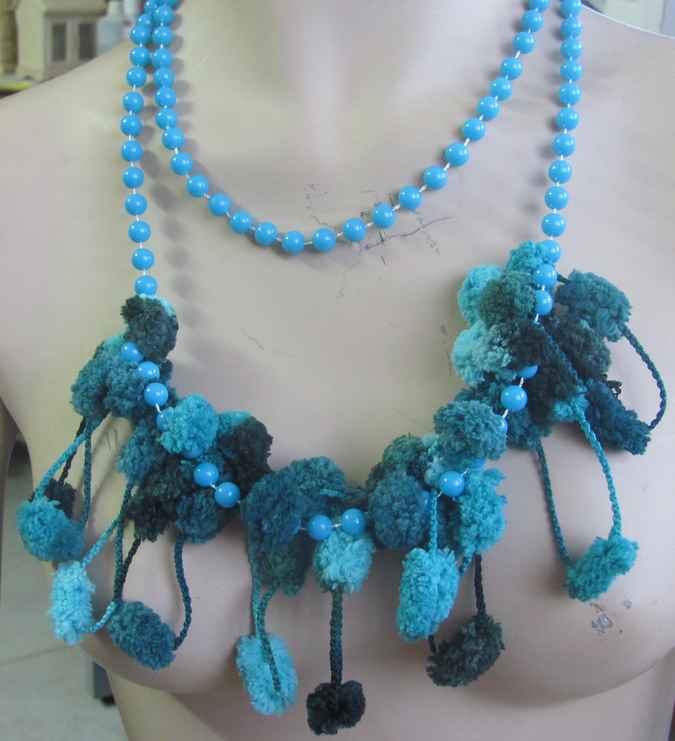 large image of art item: accessory &ndash; ponpons cyan beads