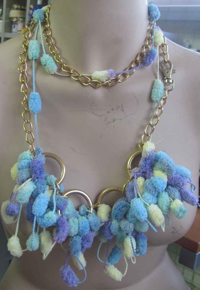 large image of art item: accessory &ndash; ponpons cyan golden chain and rings