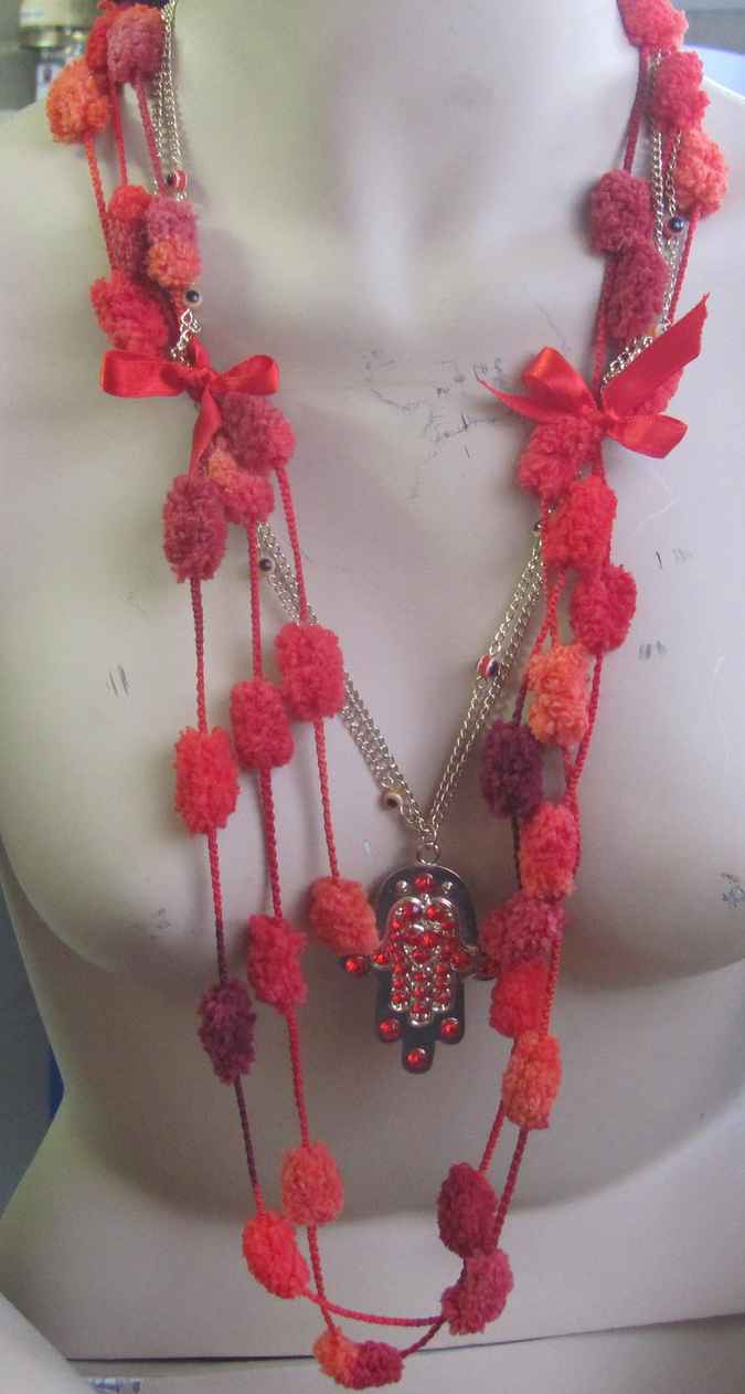 large image of art item: accessory &ndash; ponpons red