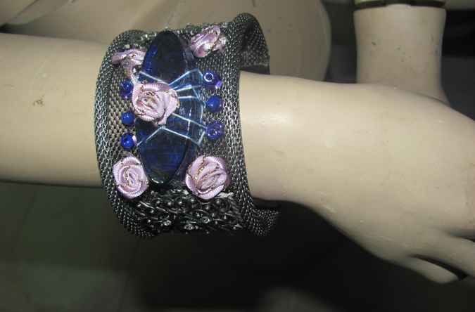 large image of art item: accessory &ndash; bracelet roses purple gems
