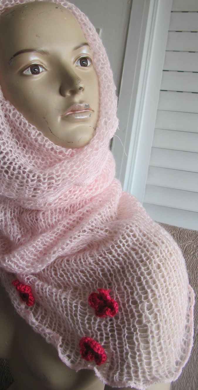 large image of art item: accessory &ndash; scarf pink flowers crochet