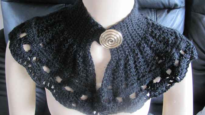 large image of art item: accessory &ndash; capeletblack