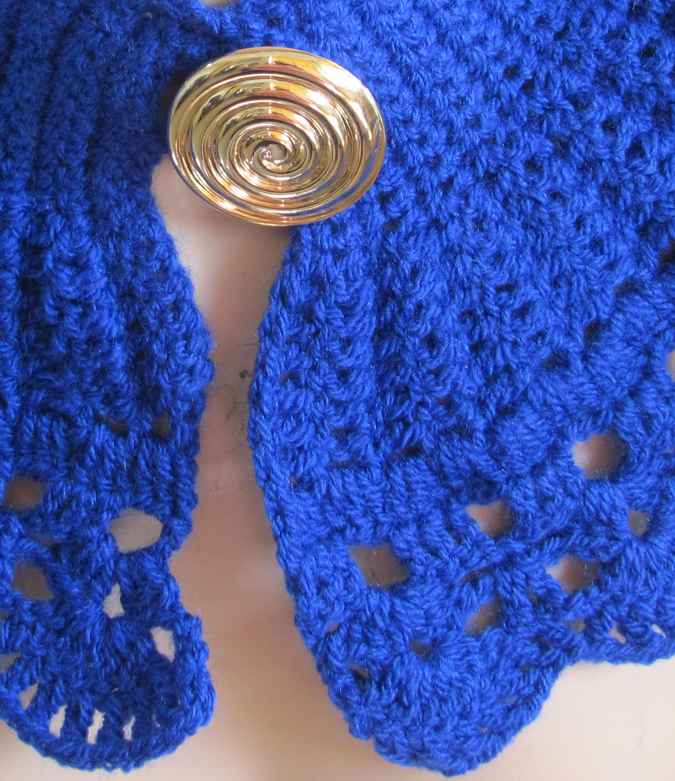 large image of art item: accessory &ndash; capeletblue button gold