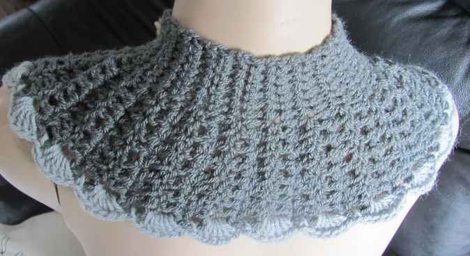 large image of art item: accessory &ndash; capeletdarkgray button black