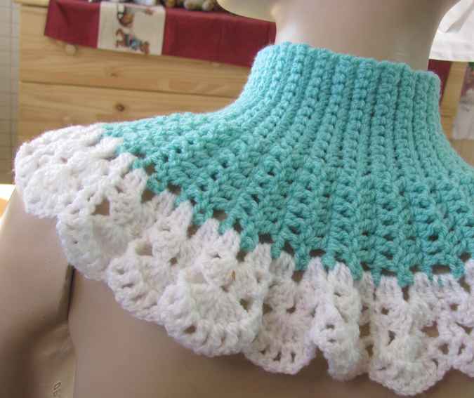 large image of art item: accessory &ndash; capeletflower cyan white