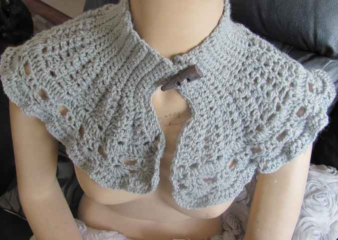 large image of art item: accessory &ndash; capeletgray longbutton