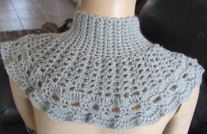 large image of art item: accessory &ndash; capeletgray longbutton