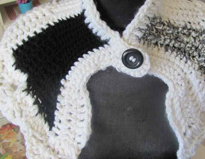 large image of art item: accessory &ndash; capeletblack white