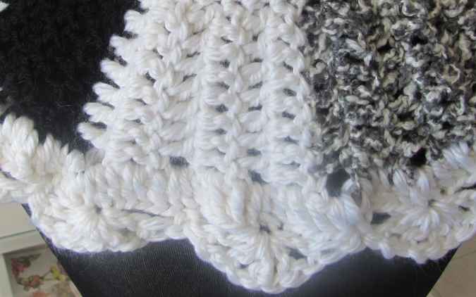 large image of art item: accessory &ndash; capeletblack white