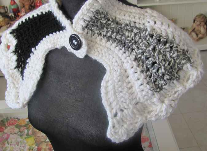 large image of art item: accessory &ndash; capeletblack white