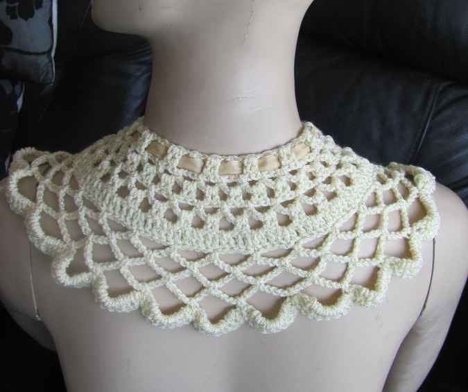 large image of art item: accessory &ndash; capeletnet white