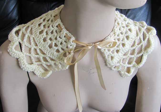 large image of art item: accessory &ndash; capeletnet white