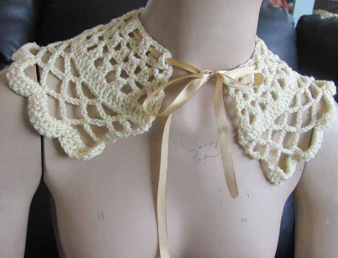 large image of art item: accessory &ndash; capeletnet white