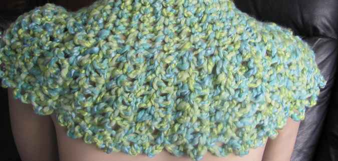 large image of art item: accessory &ndash; capelet crochet green with button