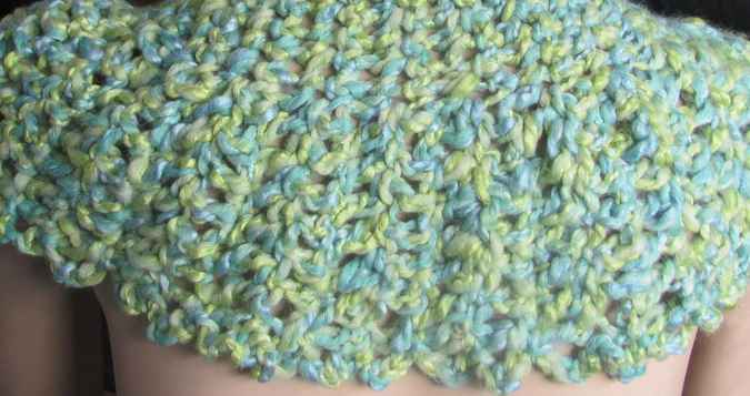 large image of art item: accessory &ndash; capelet crochet green with button
